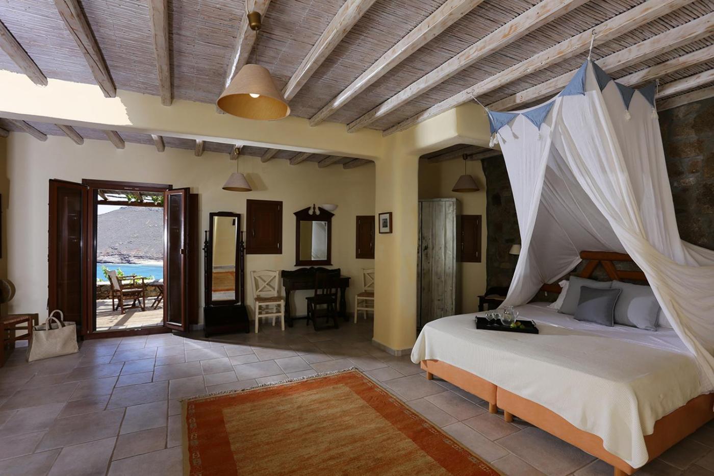 ホテル Albatros Club Mykonos Panormos  エクステリア 写真